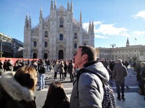 Mirando el duomo de Milán