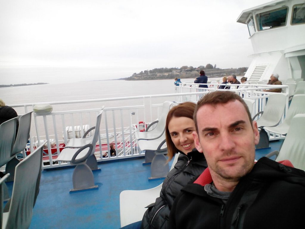 Selfie en el ferry cerca de Burdeos