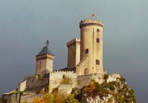 El castillo de Foix desde lejos