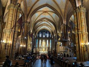 Interior iglesia Matías - Iglesia Matías Budapest - Que ver en Budapest - Visitar Budapest - Viajar a Budapest