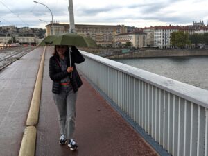 Con paraguas por la lluvia en Lyon