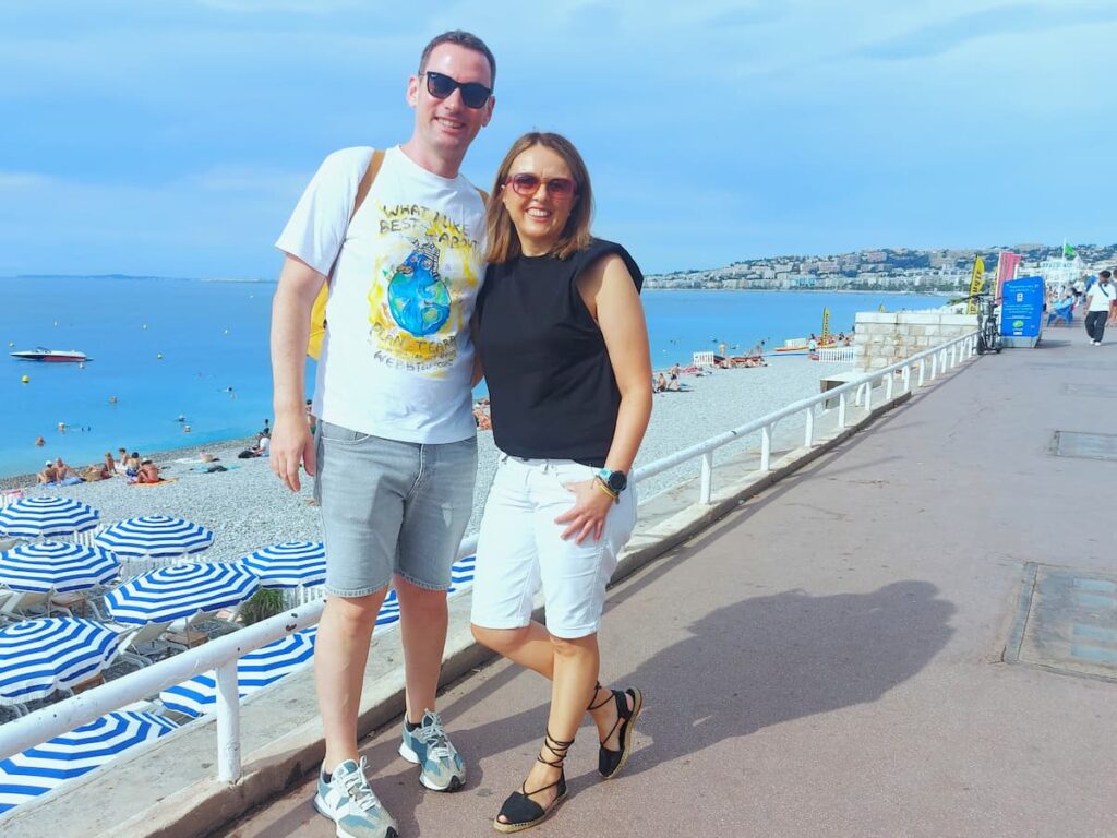 Fotografía de necesitamos viajar en el Paseo de los Ingleses de Niza